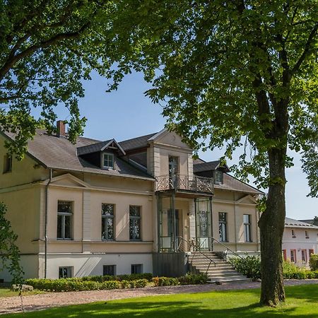 Gutshof Gross Behnkenhagen Leilighet Eksteriør bilde
