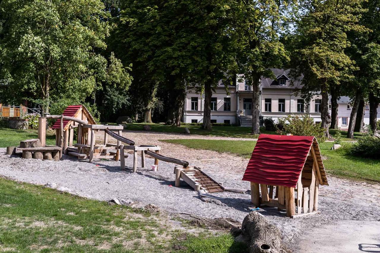 Gutshof Gross Behnkenhagen Leilighet Eksteriør bilde