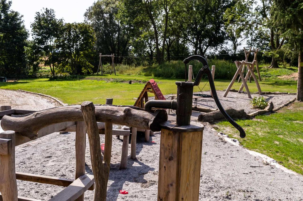 Gutshof Gross Behnkenhagen Leilighet Eksteriør bilde